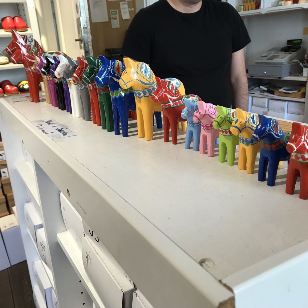 Toffelmakaren - Dalahästen (Dalecarlian horse). Hand carved and painted. A symbol of Sweden - Shoe Stores Near Me - Malmö, Alberta