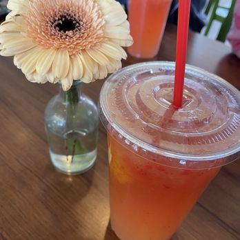 Joe's Farm Grill - Strawberry Lemonade - American Near Me - Gilbert, Arizona
