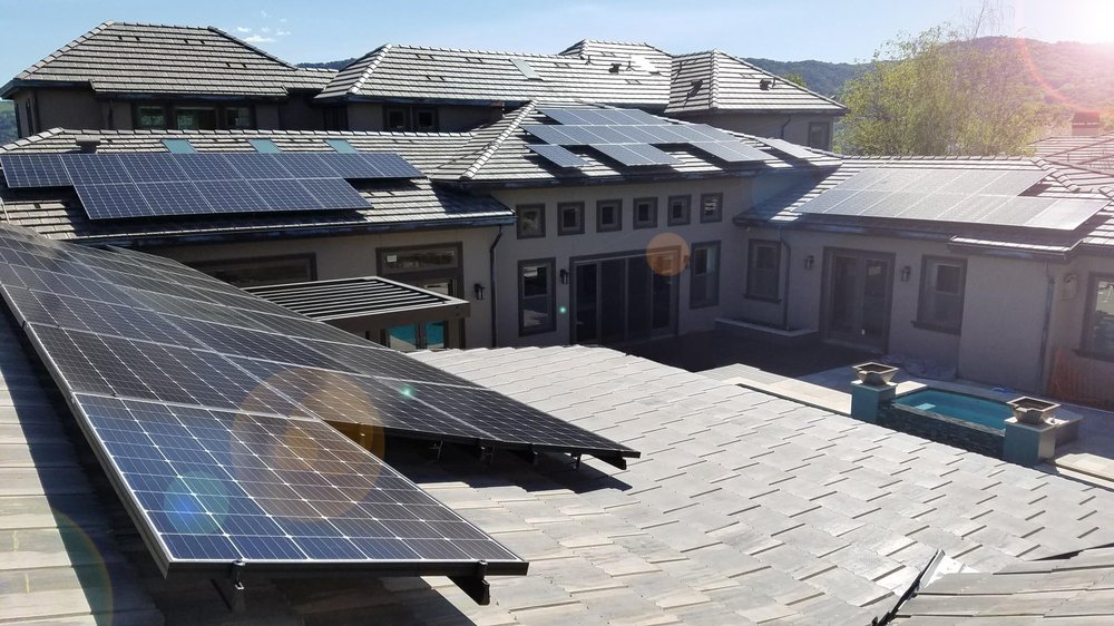 Slide of Ilum Solar