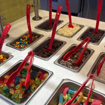 Red Mango - Ice Cream & Frozen Yogurt Near Me - Edgewater, New Jersey