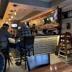 Lakeside Bar & Grill - Bar
