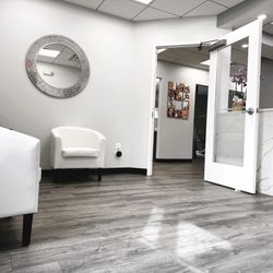 Parkway Dental - Clean lobby at Parkway Dental