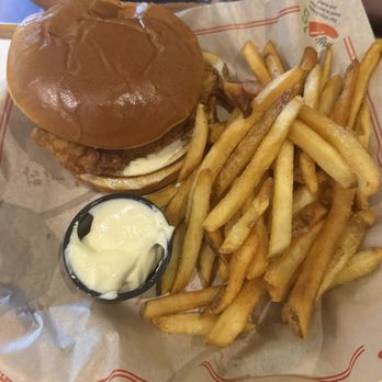 Chili's - Crispy Chicken sandwich. - Tex-Mex Near Me - Glendora, California Chili's - Crispy Chicken sandwich. - Tex-Mex Near Me - Glendora, California