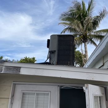 Bungalow Beach Resort - Other units air conditioners condenser mounted above our bedroom. - Bed & Breakfast Near Me - Bradenton Beach, Florida Bungalow Beach Resort - Other units air conditioners condenser mounted above our bedroom. - Bed & Breakfast Near Me - Bradenton Beach, Florida