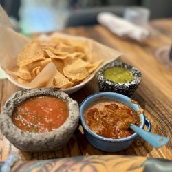 La Cabrona - Chips & salsa great!!