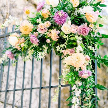 A Love's in Bloom - Florists Near Me A Love's in Bloom - Florists Near Me