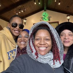 Velvet Vino Tours - Happy faces at Serenity Cellars