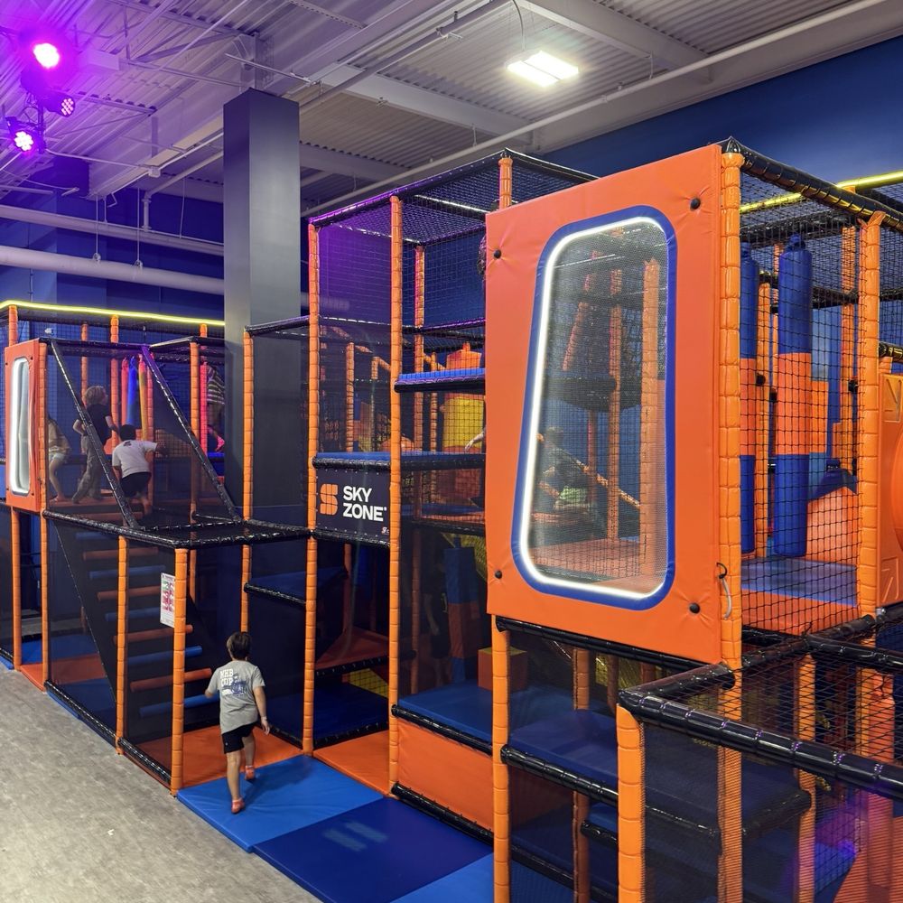 Sky Zone Trampoline Park - Playground for toddlers - Trampoline Parks Near Me - Huntington Beach, California Sky Zone Trampoline Park - Playground for toddlers - Trampoline Parks Near Me - Huntington Beach, California