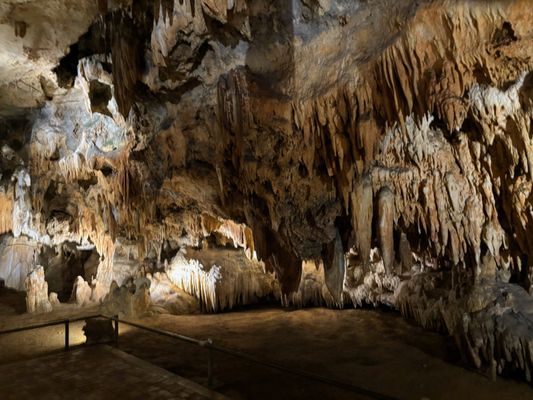 Luray Caverns by null