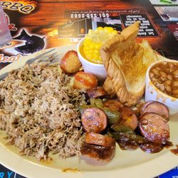 Jordan's Country Bar-B Q - BBQ sampler plate!
