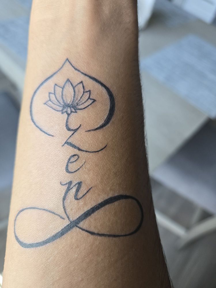 Haylo Healing Arts Lounge