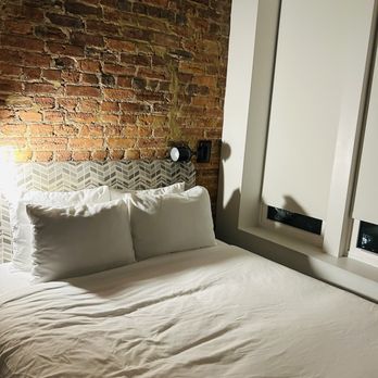 Hotel Hive - Standard room for 1 person - Hotels Near Me - Washington, DC, District of Columbia Hotel Hive - Standard room for 1 person - Hotels Near Me - Washington, DC, District of Columbia
