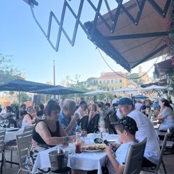 Le Caveau 30 - Outside seating