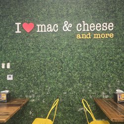 I Heart Mac & Cheese - Indoor seating