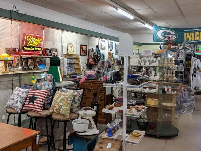 S AND S TRADING - Updated July 2025 - 113 E Main St, Little Chute ...