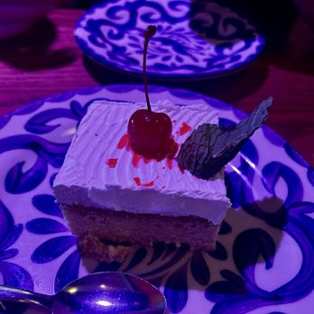 Mama Betty’s - TRES LECHES CAKE - Cocktail Bars Near Me - Austin, Texas