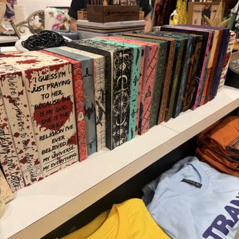Lucky Star Vintage - Used, Vintage & Consignment Near Me - Oviedo, Florida Lucky Star Vintage - Used, Vintage & Consignment Near Me - Oviedo, Florida