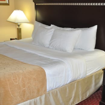 Comfort Suites West Memphis I-40 I-55 - Excellant bed with one of the best mattresses we have slept on in a hotel - Hotels Near Me - West Memphis, Arkansas Comfort Suites West Memphis I-40 I-55 - Excellant bed with one of the best mattresses we have slept on in a hotel - Hotels Near Me - West Memphis, Arkansas