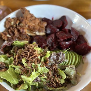 Fete - Beat salad with crispy chicken - New American Near Me - Honolulu, Hawaii Fete - Beat salad with crispy chicken - New American Near Me - Honolulu, Hawaii
