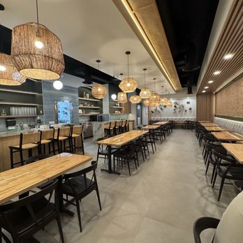 Ari's Thai Eatery - Interior - love the decor and design! - Thai Near Me - Azusa, California