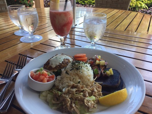 Hawaii Alive Luau Show by null