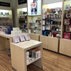 Luxury Beauty Store