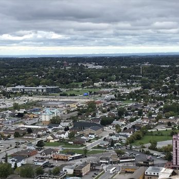Skylon Tower - Canadian (New) Near Me - Niagara Falls, Ontario