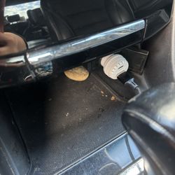 Five Minute Car Wash Express Lube and Detail - There's crumbs and stains and nothing was wipe down.