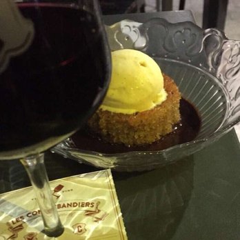 Les Contrebandiers - Vin Madiran et cake banane - Basque Near Me - Biarritz, 64 Les Contrebandiers - Vin Madiran et cake banane - Basque Near Me - Biarritz, 64