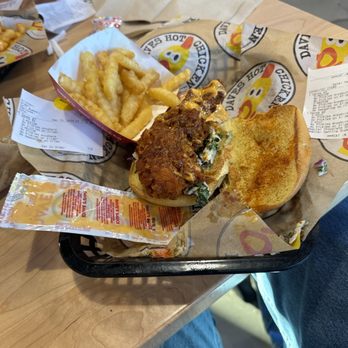 Dave's Hot Chicken - Chicken Shop Near Me - Novato, California