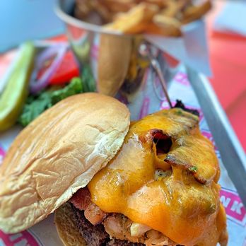 Big Pink - Coast guard burger, burger with the lump crab cake cheddar cheese and bacon. - Pizza Near Me - Miami Beach, Florida Big Pink - Coast guard burger, burger with the lump crab cake cheddar cheese and bacon. - Pizza Near Me - Miami Beach, Florida