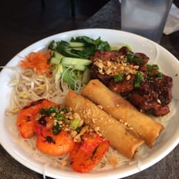 Vermicelli rice bowl with pork and chicken Vermicelli rice bowl with pork and chicken