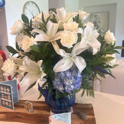 Arlington Flower Exchange - Beautiful large arrangement - filled the house with a lovely fragrance!