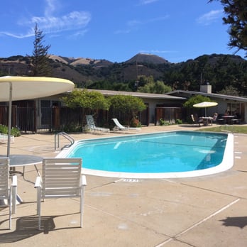 Contenta Inn - Really beautiful landscape and pool setting - Hotels Near Me - Carmel Valley, California