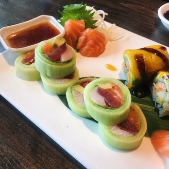 Moonga Sushi, Ramen & Bar - Sashimi Naruto Roll ($11.95) - tuna, salmon, yellowtail, white tuna, avocado - Sushi Bars Near Me - Lone Tree, Colorado