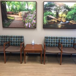 Memorial Hermann Sports Medicine & Rehabilitation - Spring - Lobby is inviting and clean.