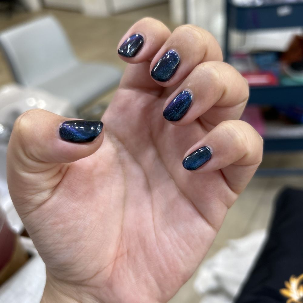 D'Lux Hair & Nails - Beautiful cat eye round short cut with cat eye color #6 - Nail Salons Near Me - Mountain View, California D'Lux Hair & Nails - Beautiful cat eye round short cut with cat eye color #6 - Nail Salons Near Me - Mountain View, California