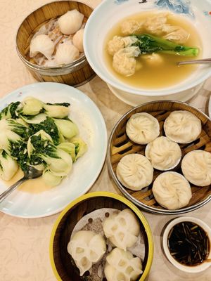 Begoni Bistro by null