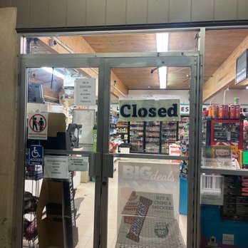 Allsup's Convenience Store - Closed sign at night - Convenience Stores Near Me - Taos, New Mexico