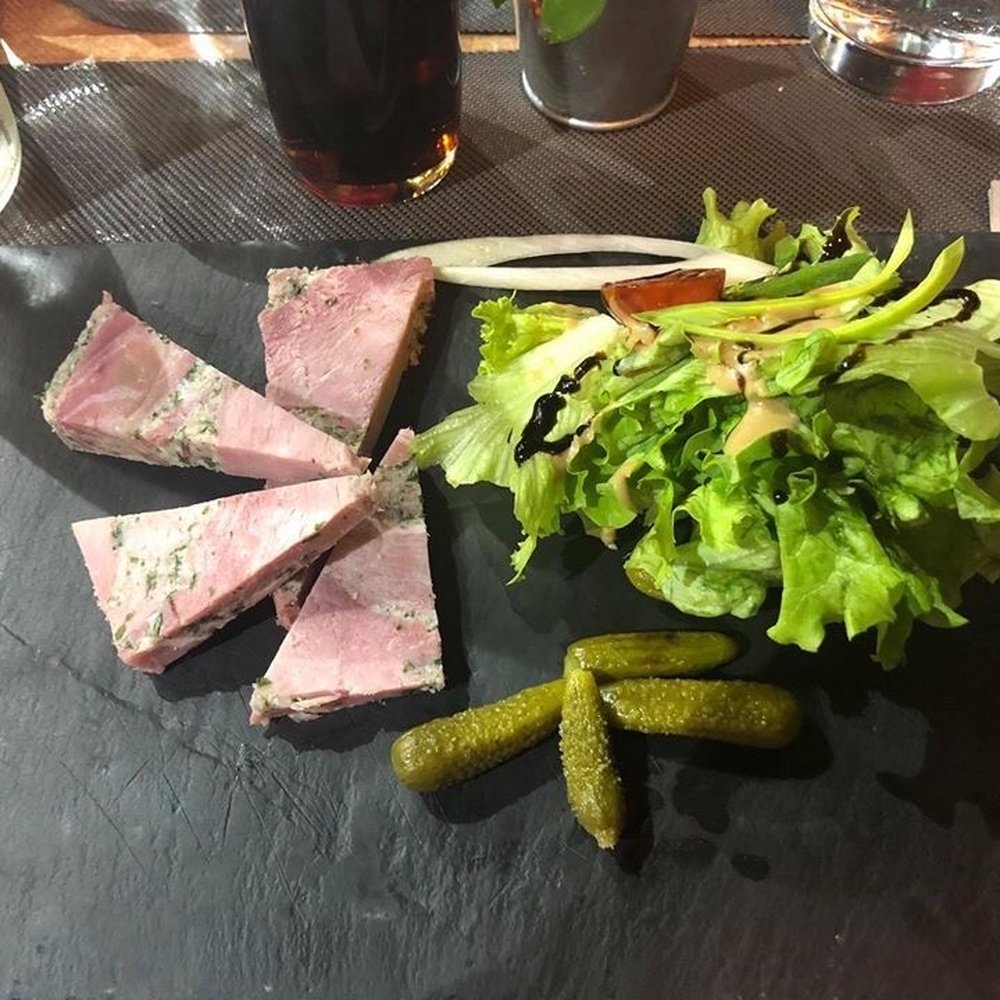 Le Carnot - Salad - Brasseries Near Me - Beaune, 21 Le Carnot - Salad - Brasseries Near Me - Beaune, 21