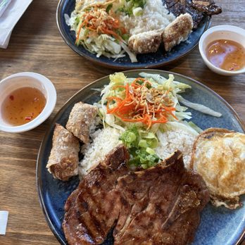 Que Viet - ( Grilled Pork Chop , Fried Egg, Chicken Imperial Roll Over Rice) Com Suon Trung Cha Gio Ga ) - Vietnamese Near Me - San Francisco, California Que Viet - ( Grilled Pork Chop , Fried Egg, Chicken Imperial Roll Over Rice) Com Suon Trung Cha Gio Ga ) - Vietnamese Near Me - San Francisco, California