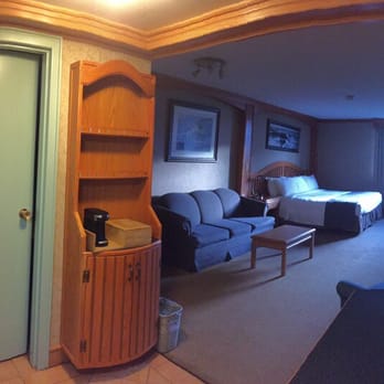 The Glenmore Inn & Convention Centre - Room 144 - Business suite? Not certain what they call it. - Hotels Near Me - Calgary, Alberta