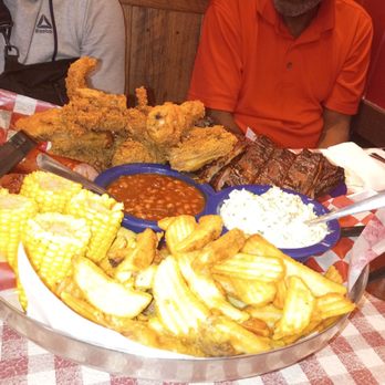 Famous Dave's Bar-B-Que - Barbeque Near Me - Alexandria, Virginia Famous Dave's Bar-B-Que - Barbeque Near Me - Alexandria, Virginia