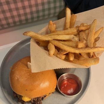 Veranda - Burger - Breakfast & Brunch Near Me - Coronado, California Veranda - Burger - Breakfast & Brunch Near Me - Coronado, California