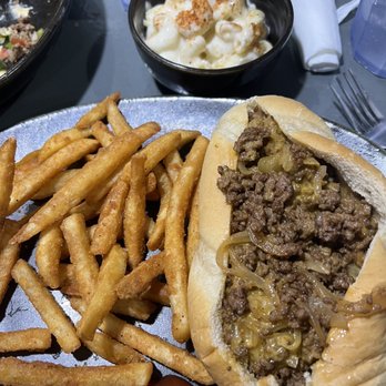 Heroes Tastes + Taps - Captains classic with a side of mac and cheese - New American Near Me - Branson, Missouri