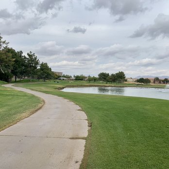 Stonecreek Golf Club - Hole 2 is beckoning you to drive far in order to get to the pin otherwise you've got a jungle up ahead. - Golf Near Me - Phoenix, Arizona
