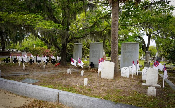 Magnolia Cemetery Trust by null