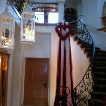 Abendblume - Curved staircase to our room. - Hotels Near Me - Leavenworth, Washington Abendblume - Curved staircase to our room. - Hotels Near Me - Leavenworth, Washington
