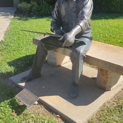 Glen Oaks Community College - Robert Frost Statue