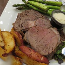 Oak Room Bar & Grill - My prime rib dinner